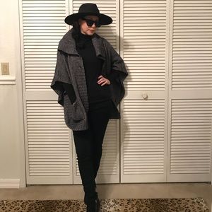 Aeri cape button up poncho